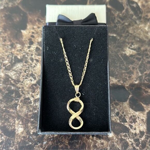 Real 18K Saudi Gold Chain Necklace with Infinity Pendant - Picture 5 of 8